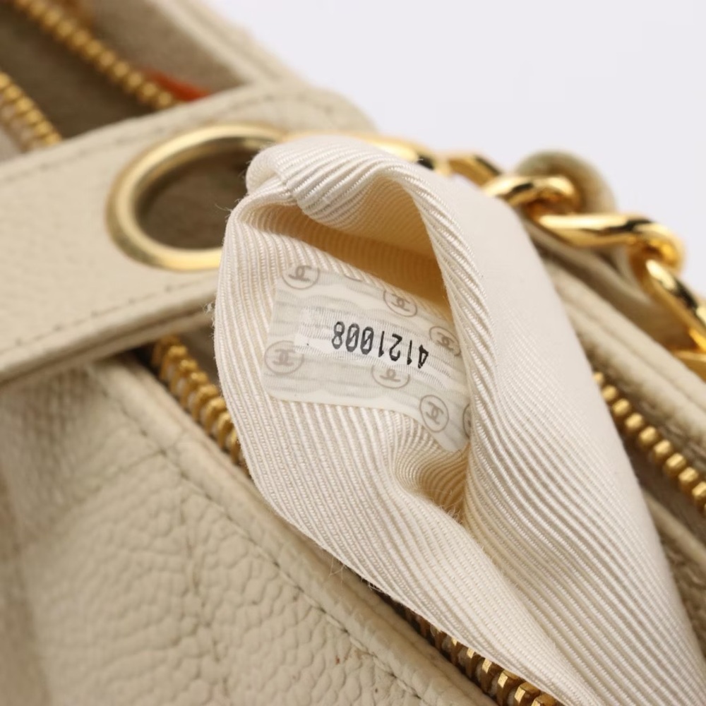 Chanel Handbag - Picture 5 of 8